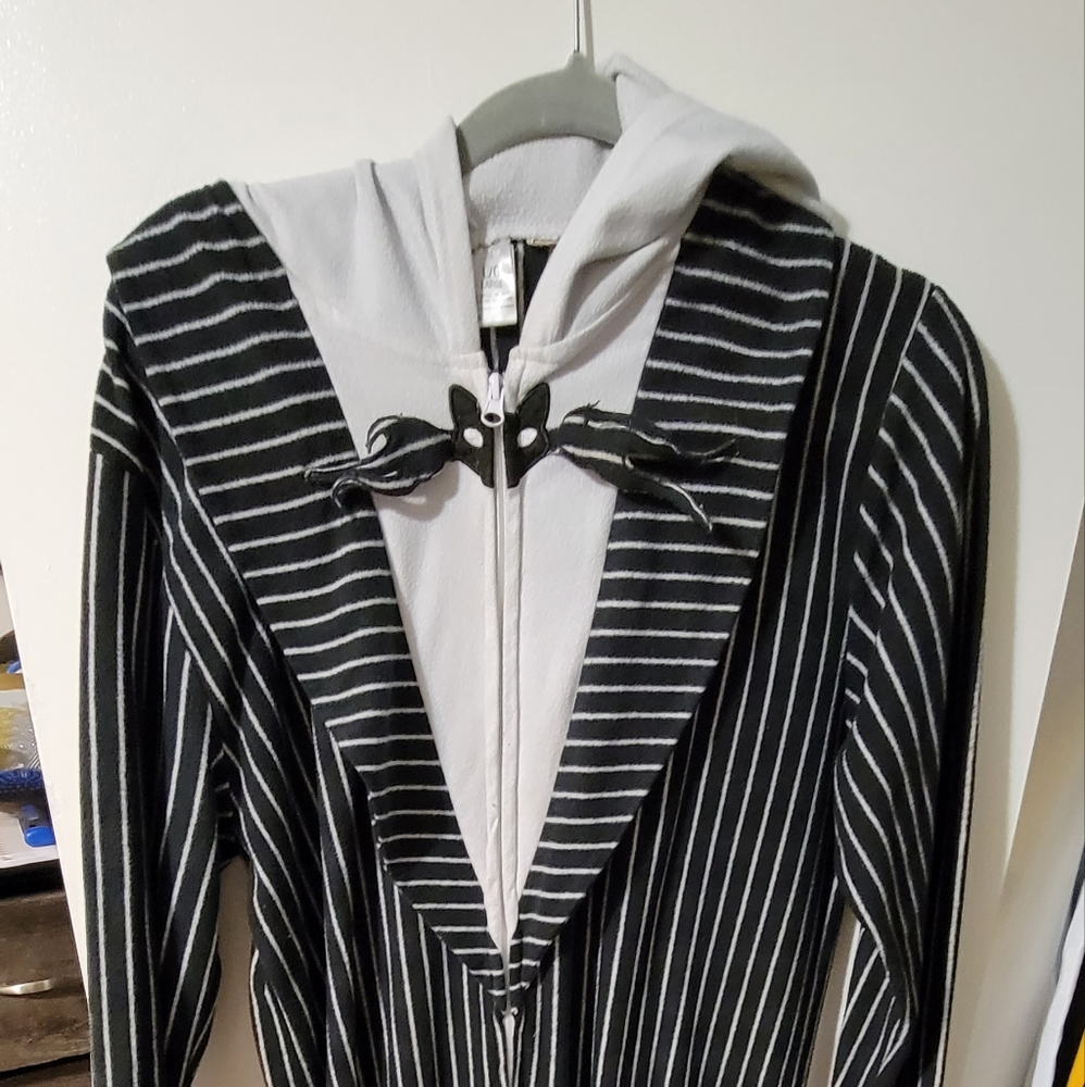 Hooded one piece jack skellington pj